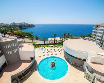 Cender Hotel - אנטליה - בריכה