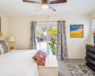 Beach Quarters #4 - St. Petersburg - Yatak Odası