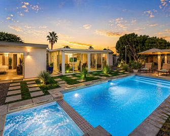 25% Off May Perfect for Families Wpool Hot Tub - Palm Springs - Piscina