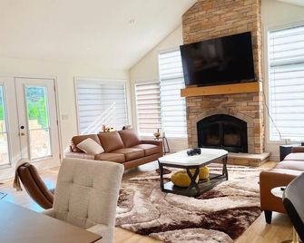 Niagara Usa & Canada Comfort Stay - Welland - Wohnzimmer