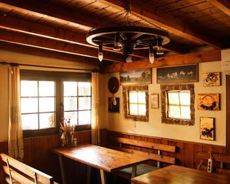 Arabas - Thessaloníki - Phòng ăn