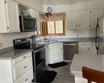 Private Lake House with 2200 feet of Frontage on 70 acres - Rhinelander - Kitchen