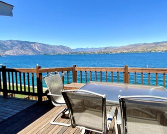 Lakeside Retreat: Cozy Condo, Steps to Lake Chelan, Free WiFi - Chelan - Balkon