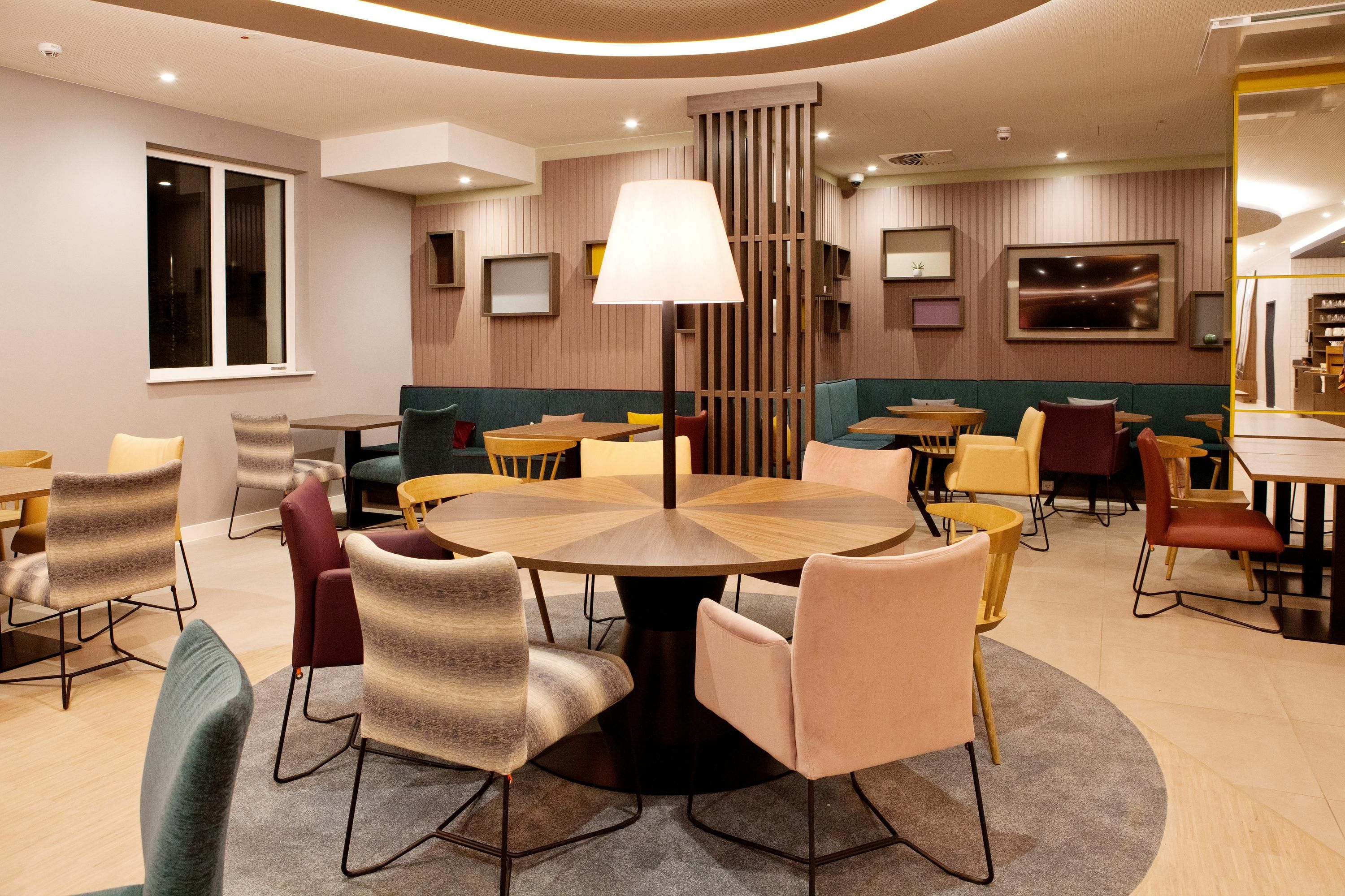 Hampton by Hilton Regensburg - Regensburg - Lounge