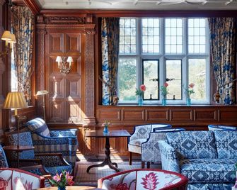 Gravetye Manor - East Grinstead - Lounge