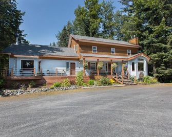 Bear Mountain Room at Bell In The Woods B&B (Full/Second Floor)Max 2ppl - Seward - Edificio