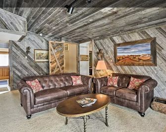 Peace and quiet in the country - Staples - Living room