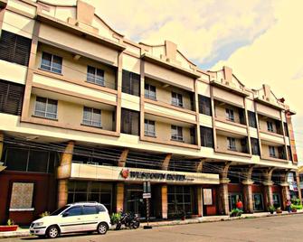 Mo2 Westown Hotel San Juan - Bacolod - Budova