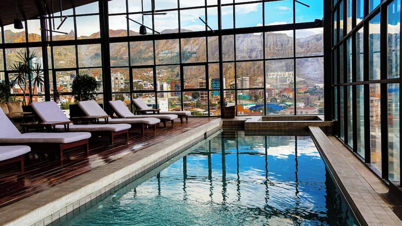 Atix Hotel