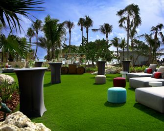 Kimpton Seafire Resort + Spa By IHG - West Bay - Edificio
