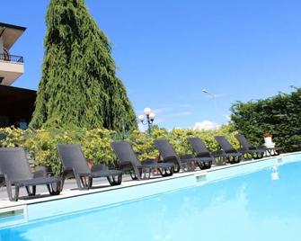 Lo Scoiattolo - Massino Visconti - Pool