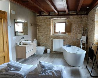 Casa Rural Palacio Los Labrequines - Villarcayo - Badkamer