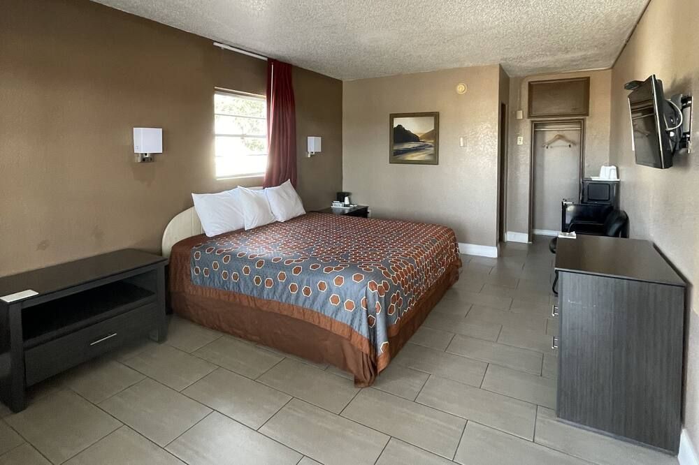 Bedroom view of Sunset Inn