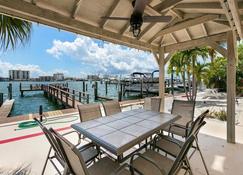 Beach Getaway, Pet friendly, Boat dock - Clearwater Beach - Balkong