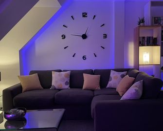No 7 Woods View - Bournemouth - Wohnzimmer