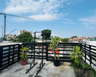 Canova Hostel & Pizza - Pto Vallarta - Balcón