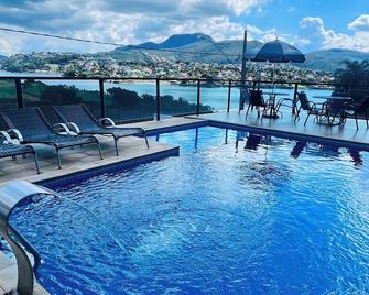 Pousada Capitólio - קאפיטוליו - בריכה