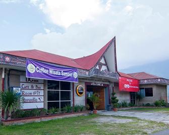 OYO 1812 Dg Inn - Tuktuk Sonak - Edificio