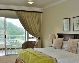 The Estuary Hotel and Spa - Port Edward - Bedroom
