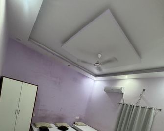 Hotel Blm - Juliasar - Bedroom