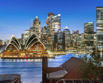 Spacious Kirribilli Penthouse - Spectacular Harbour Bridge and Opera House Views - Kirribilli