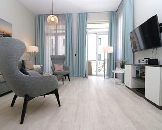 Alte Seefahrtschule App 09 'Schwalbennest' - Wustrow (Darss) - Wohnzimmer