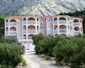 Apartments Villa Katarina - Tučepi - Budynek