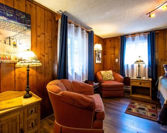 Alpen Way Chalet Mountain Lodge - Evergreen - Wohnzimmer