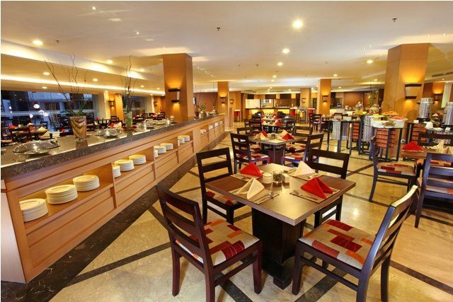 Swiss-Belinn Panakkukang - מקאסר - מסעדה