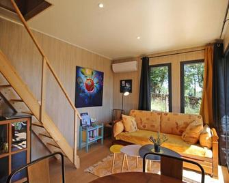 Le petit paradis, mini maison,nature,confort,calme - Saint-Julien-le-Petit - Sala de estar