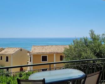 Corfu Glyfada Beach Apartments - Glyfada - Balcony
