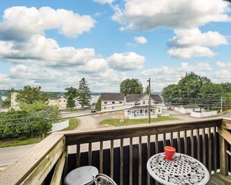 Gilford Banff style Stay, Pool, Gym & Parking - Laconia - Balkón