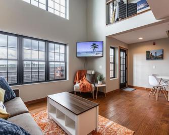 Luxury Loft Condo Downtown La Crosse! - La Crosse - Living room