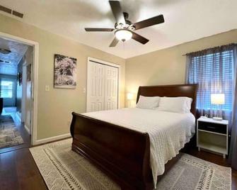 Little home away from home. - Rockville - Schlafzimmer