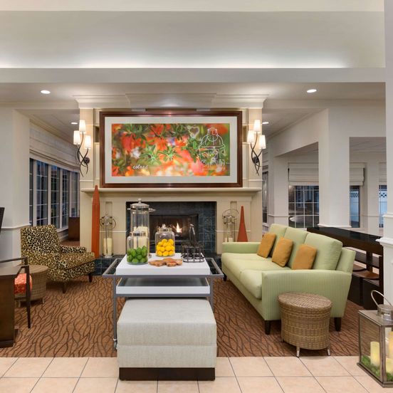 Living room view of Hilton Garden Inn Fredericksburg