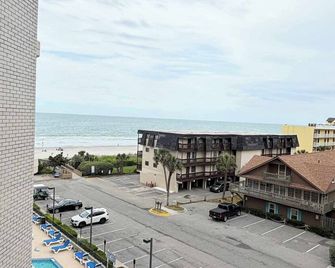 Carolina Winds #5 beautiful Ocean view condo pool - Myrtle Beach