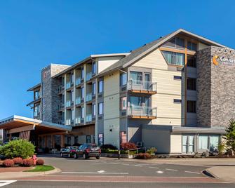 Comfort Inn & Suites - Campbell River - Building