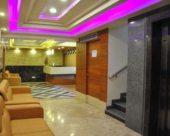 Hotel Thanmayi Inter National - Віджайавада - Лоббі