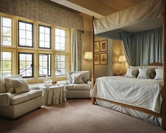 لانجويد هول - بريكون - غرفة نوم