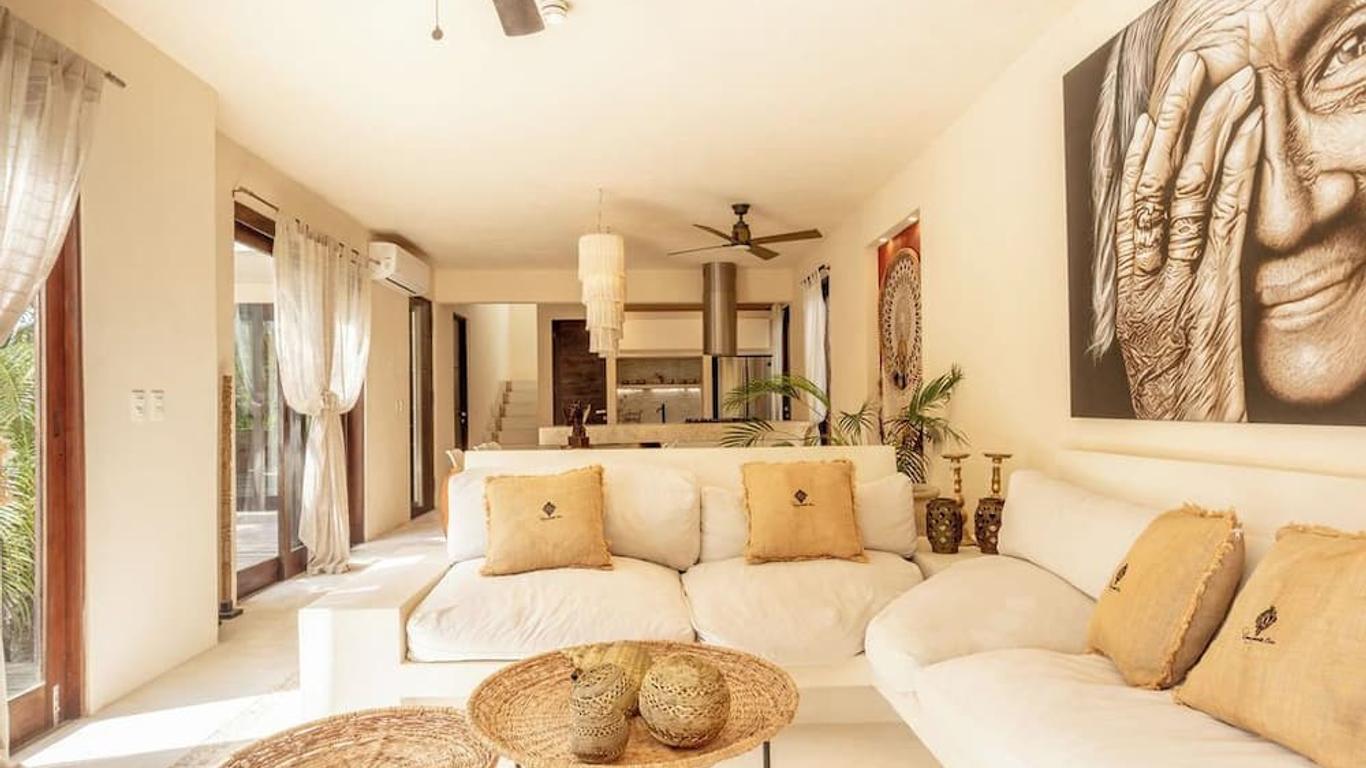 Casa Punta Coco & Beach Club