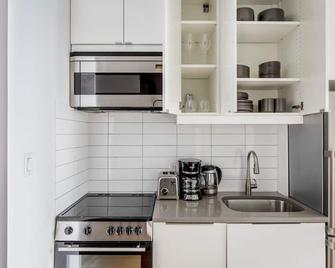 Classic LES 1BR w/ W/D, walk to SoHo & Nolita, by Blueground - ניו יורק - מטבח