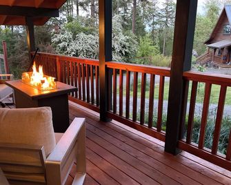 4 Acre Hiker's Nature Sanctuary in town - Eugene - Balcony