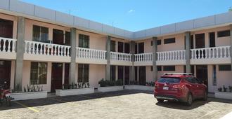 Hotel Primavera - Liberia - Edificio