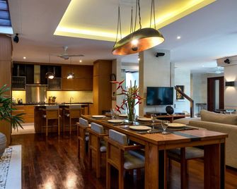 Villa Camellia by Nakula - South Kuta - Essbereich