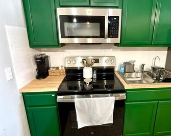 Centrally located charming 1-bedroom house in Mesquite - Mesquite - Cocina