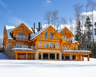 Jollymore | Starry Nights - Smithers - Building