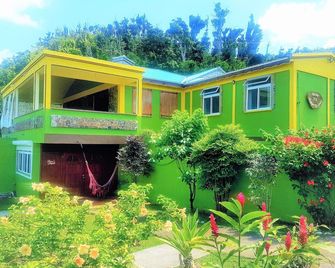 Serenity Lodges Dominica - Marigot - Edificio
