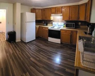 The Dragon's Den Downstairs Room 1 - Tazewell - Cocina