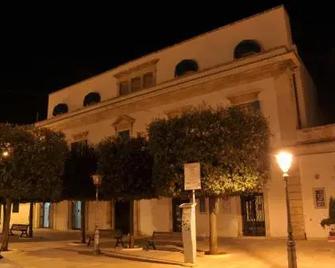 Palazzo Agrusti - Residenza D'Epoca - Alberobello - Building
