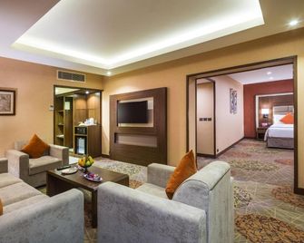 Mena Hotel Nasiriah Riyadh - Riad - Olohuone